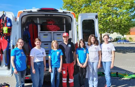 Gruppenfoto_bisschen zugegeschnitten